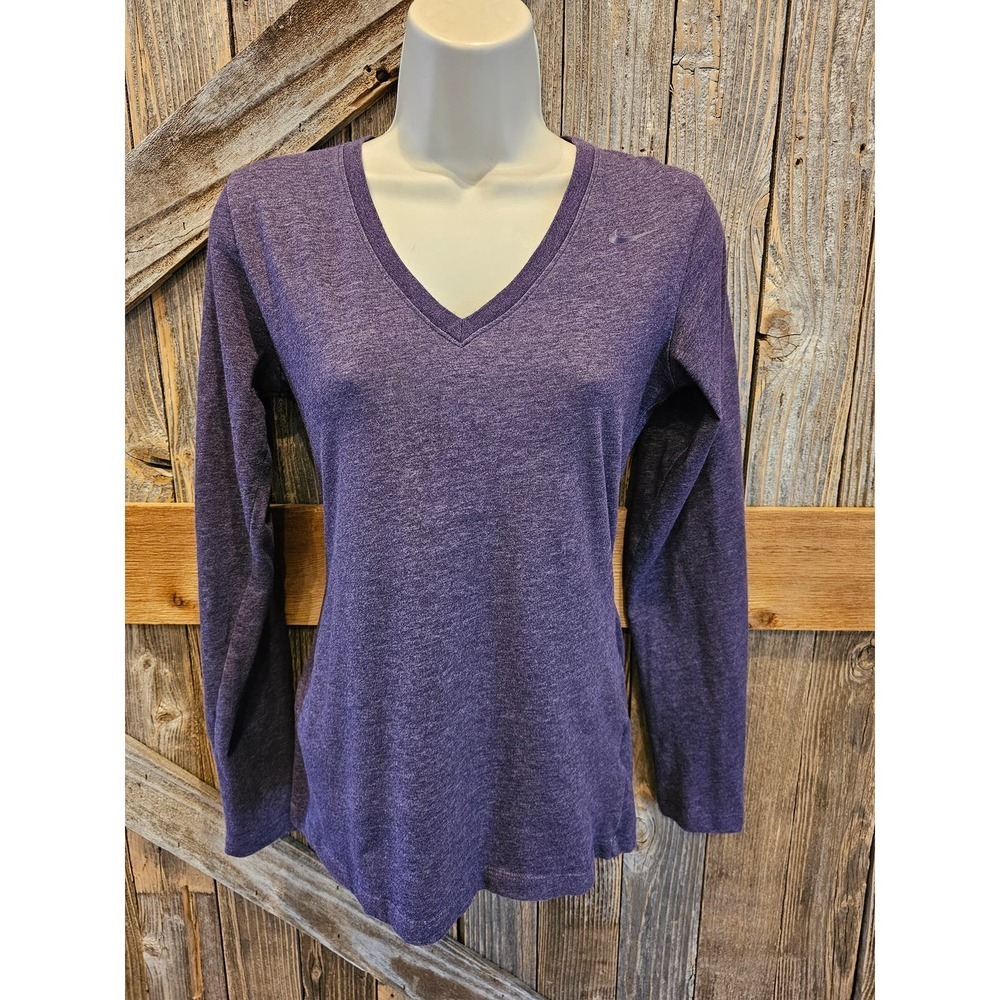 Nike slim fit size small long sleeve v neck active wear top